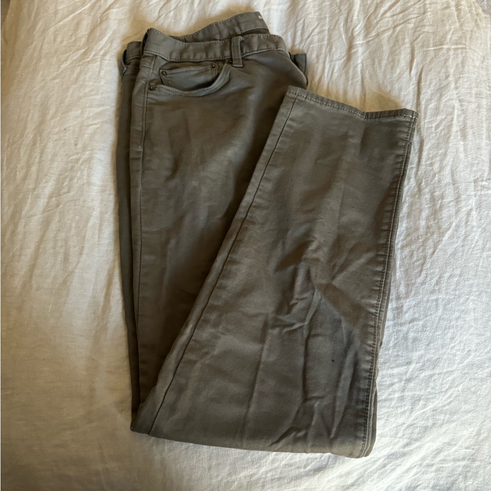 Banana Republic Athletic Fit Travel Jeans. 35x34